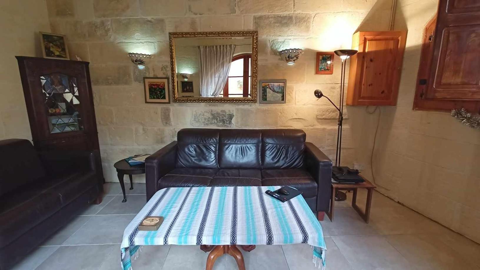 Arthome - Guest Rooms Għarb المظهر الخارجي الصورة