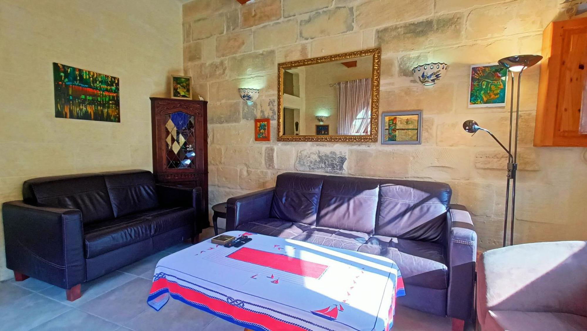 Arthome - Guest Rooms Għarb المظهر الخارجي الصورة