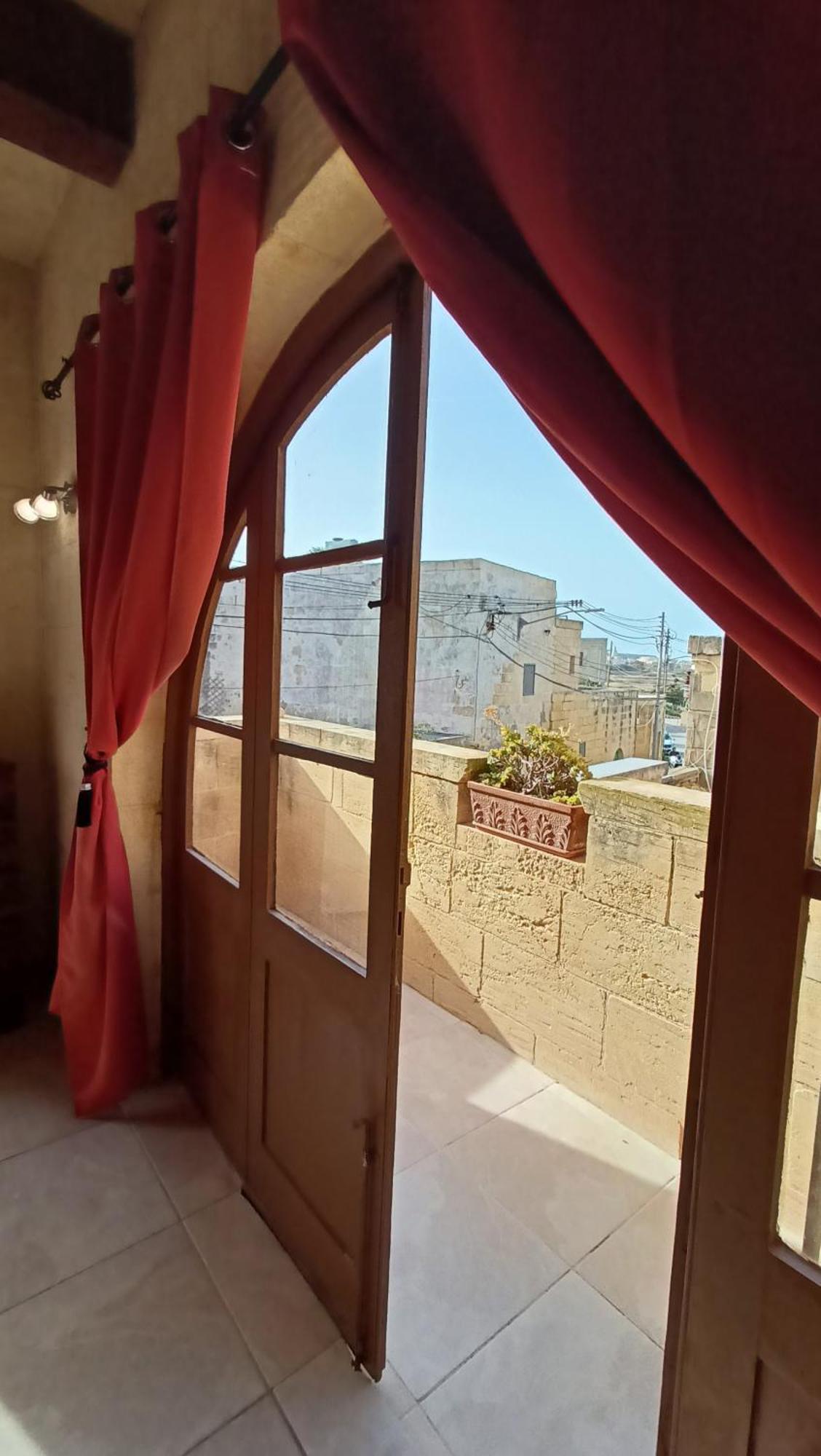 Arthome - Guest Rooms Għarb الغرفة الصورة